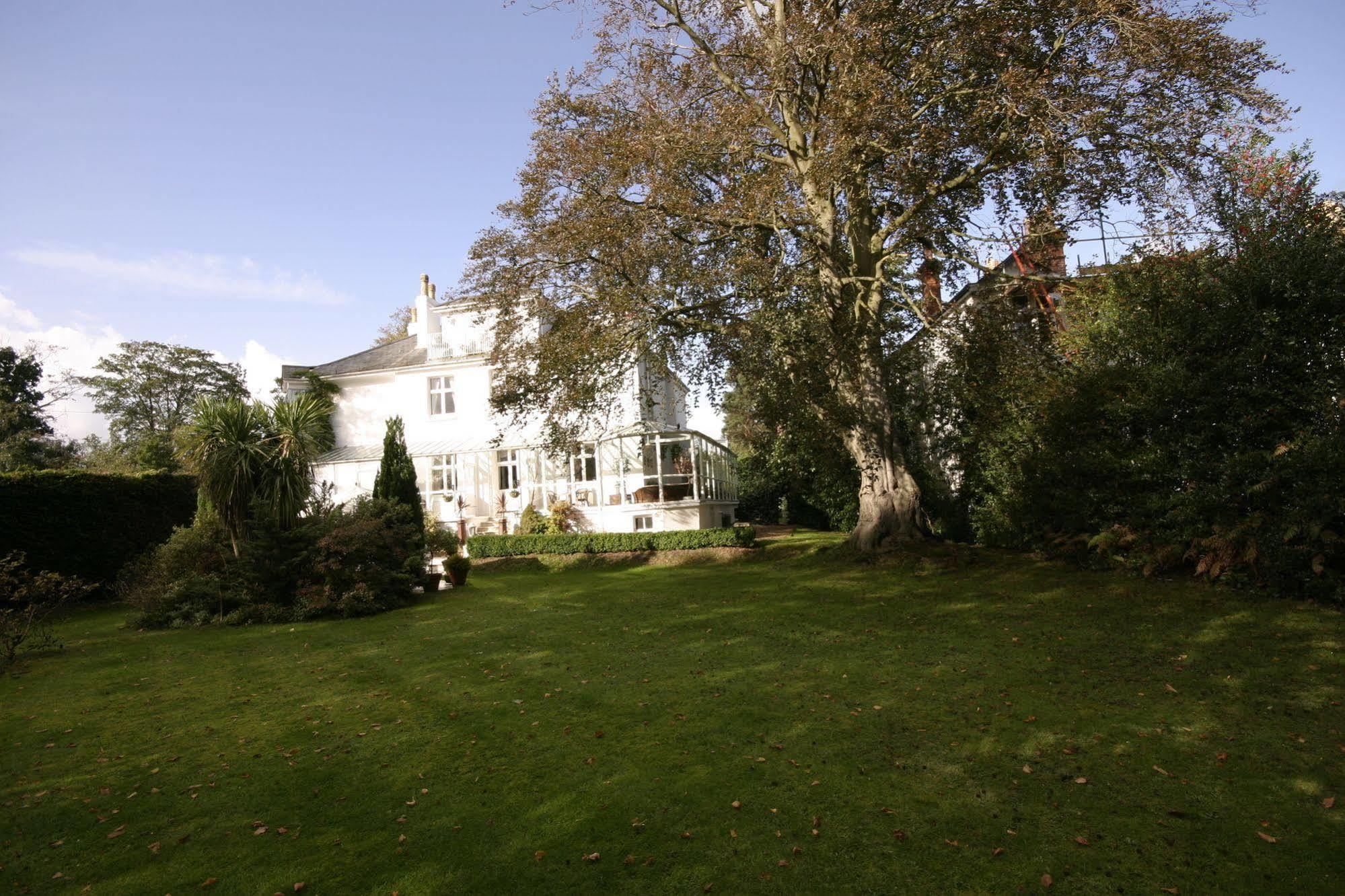 Fines Bayliwick Hotel 布拉克内尔 外观 照片