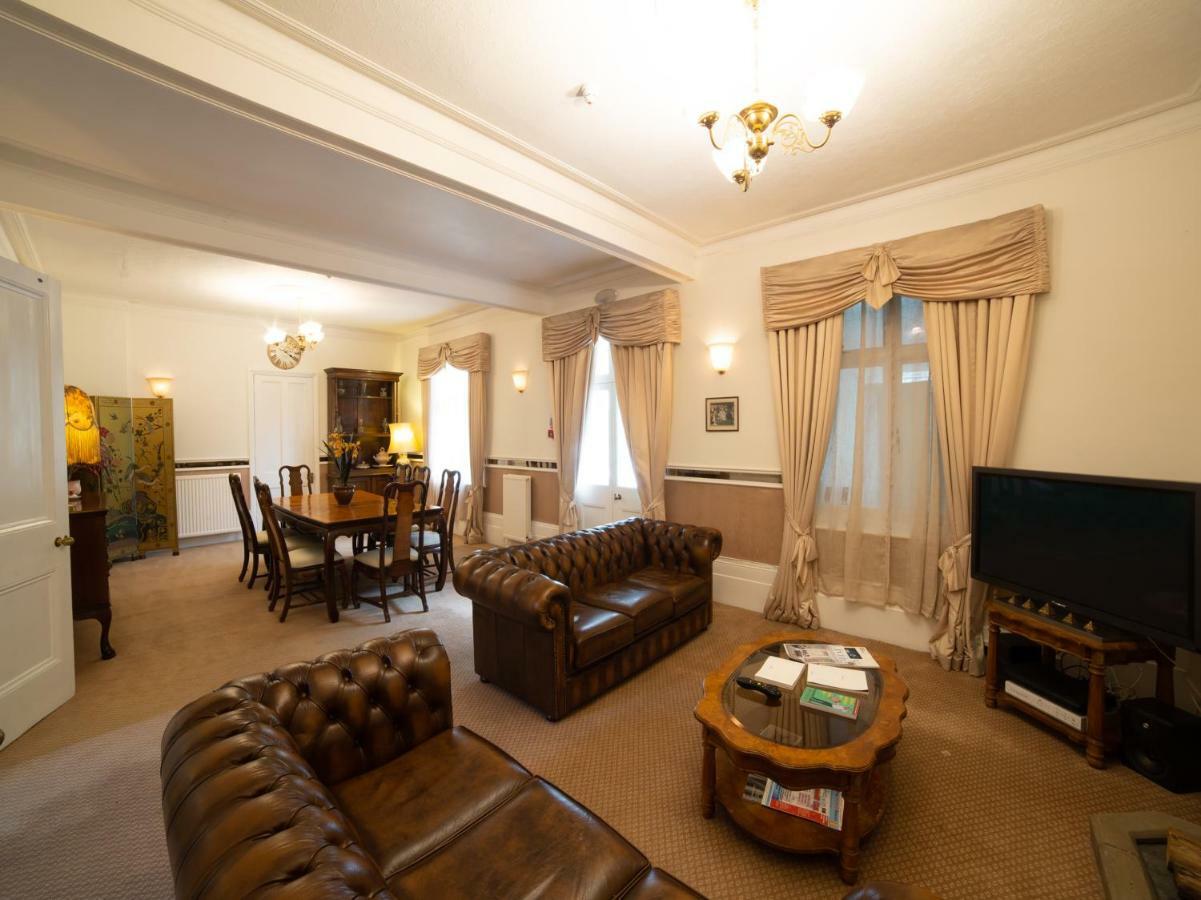 Fines Bayliwick Hotel 布拉克内尔 外观 照片
